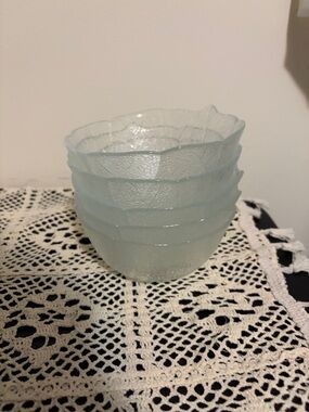 Vintage Arcoroc “Aspen Leaf” clear glass dessert or fruit bowl set of 5